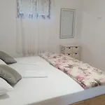 Apartman Maris *