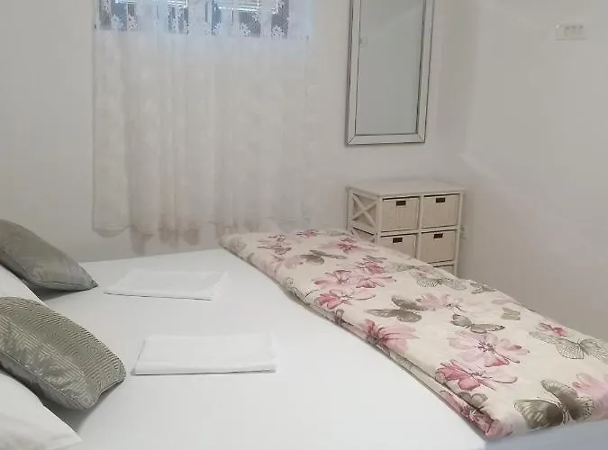 Apartment Maris *